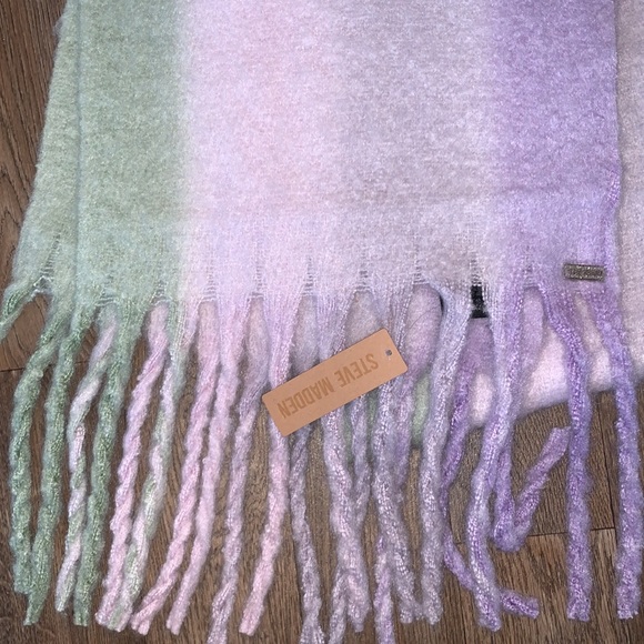 NWT Steve Madden 100% Polyester Womens OS Pastel Winter Cold Weather Scarf - Picture 2 of 7